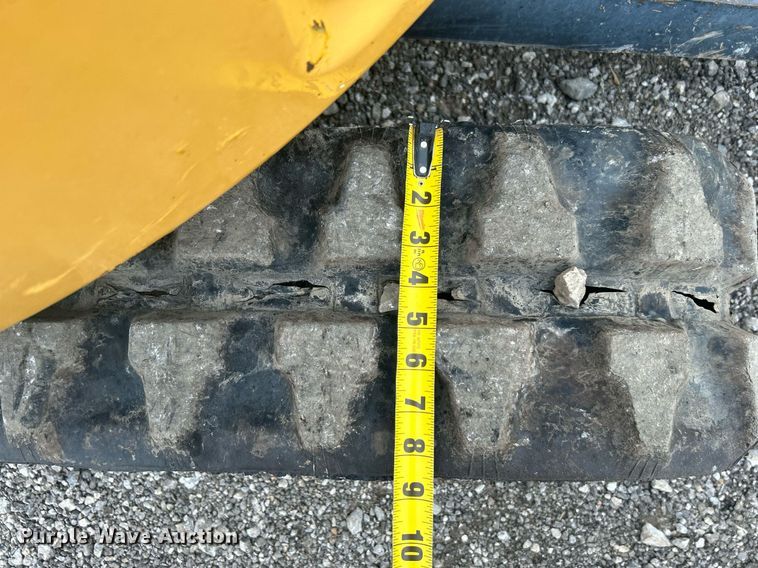 image for item OM9196 2005 John Deere 17 ZTS  mini excavator