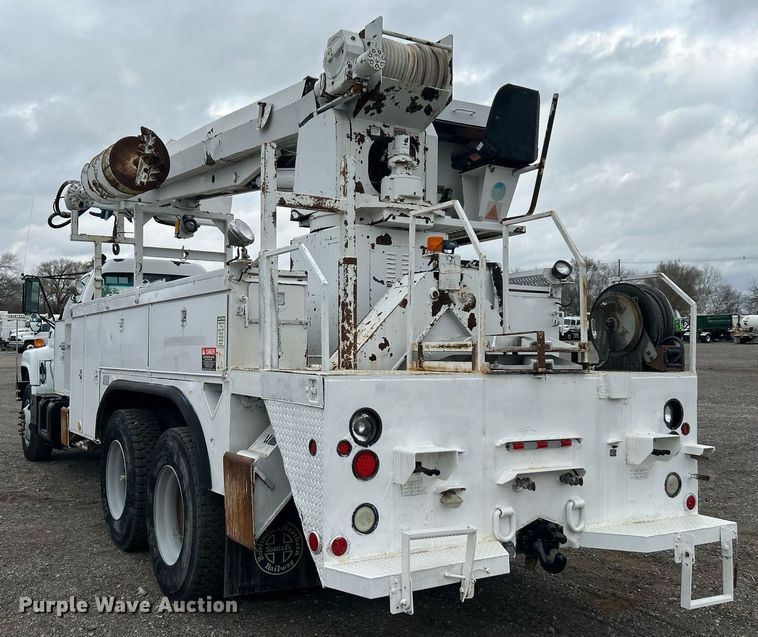 image for item OM9199 1998 GMC C8500 digger derrick truck