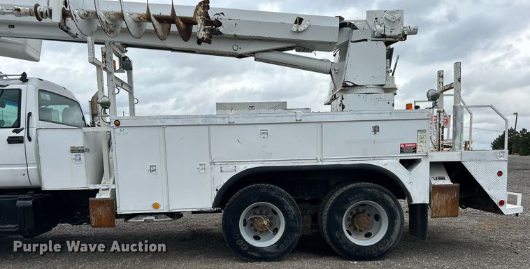 image for item OM9199 1998 GMC C8500 digger derrick truck