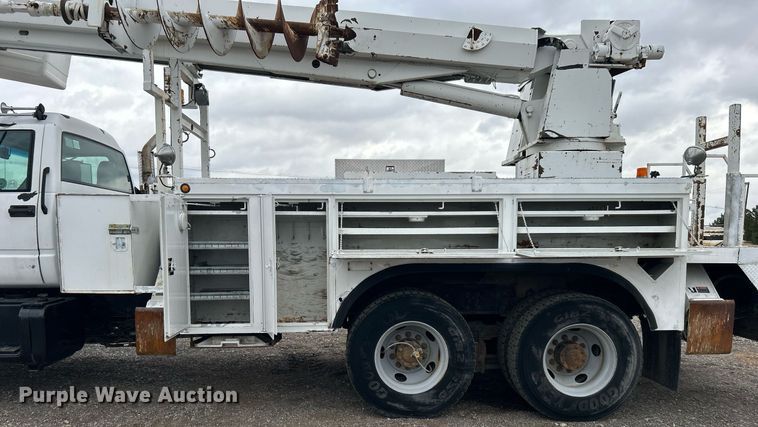 image for item OM9199 1998 GMC C8500 digger derrick truck