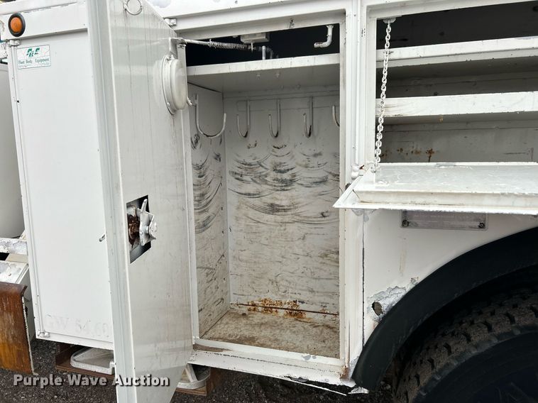 image for item OM9199 1998 GMC C8500 digger derrick truck