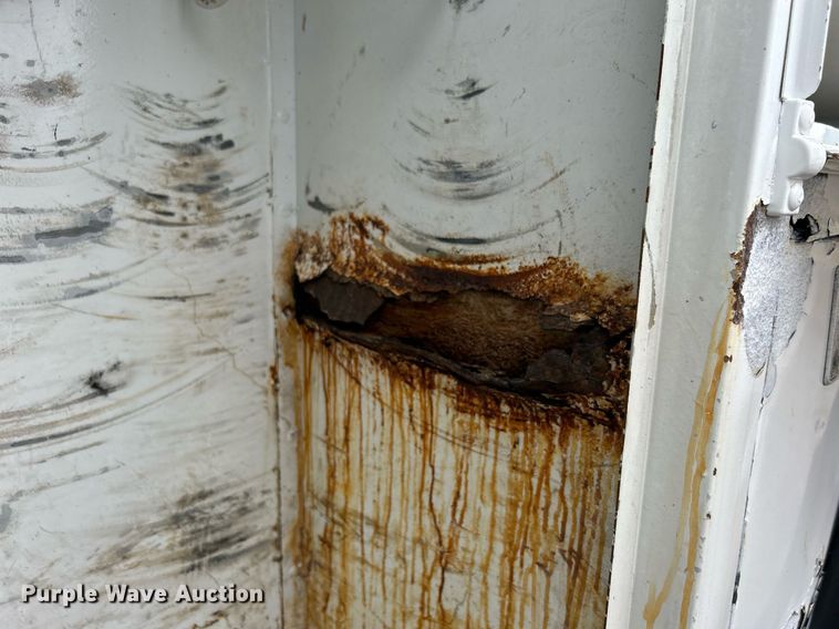 image for item OM9199 1998 GMC C8500 digger derrick truck