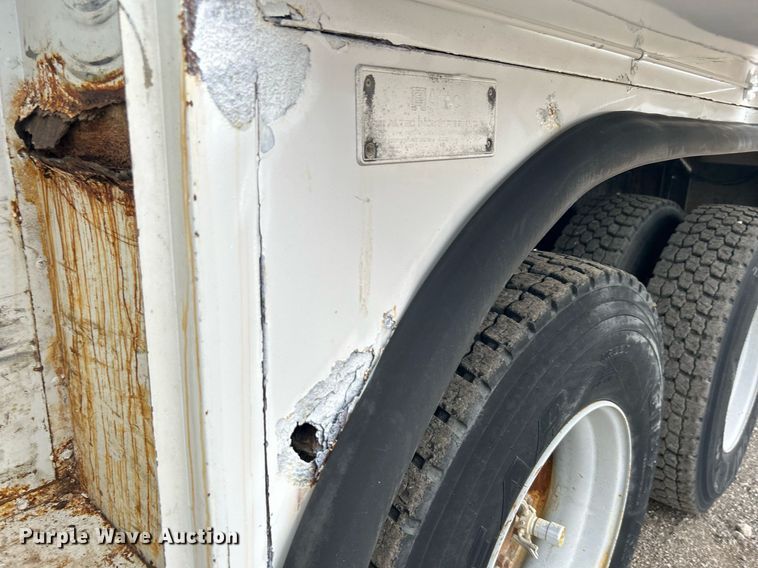 image for item OM9199 1998 GMC C8500 digger derrick truck