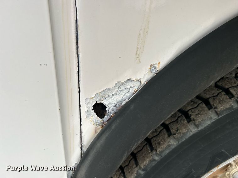 image for item OM9199 1998 GMC C8500 digger derrick truck