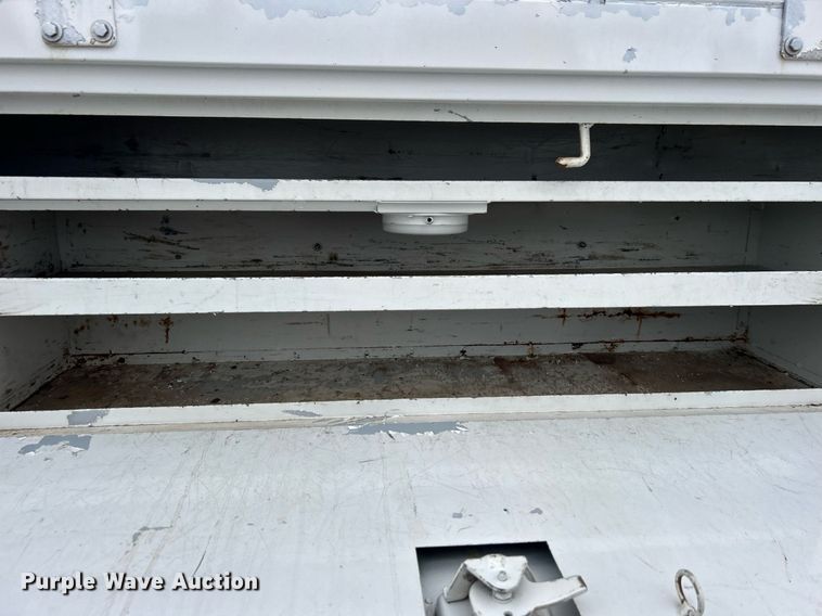 image for item OM9199 1998 GMC C8500 digger derrick truck