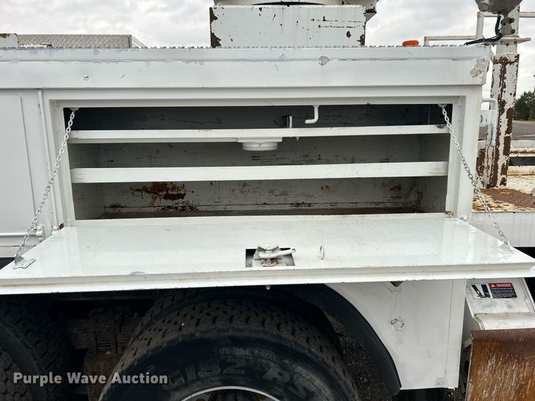 image for item OM9199 1998 GMC C8500 digger derrick truck