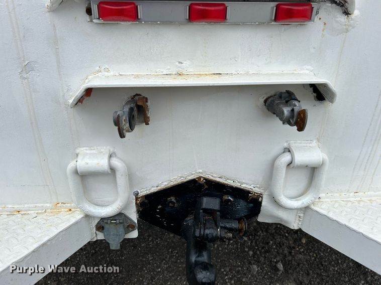 image for item OM9199 1998 GMC C8500 digger derrick truck