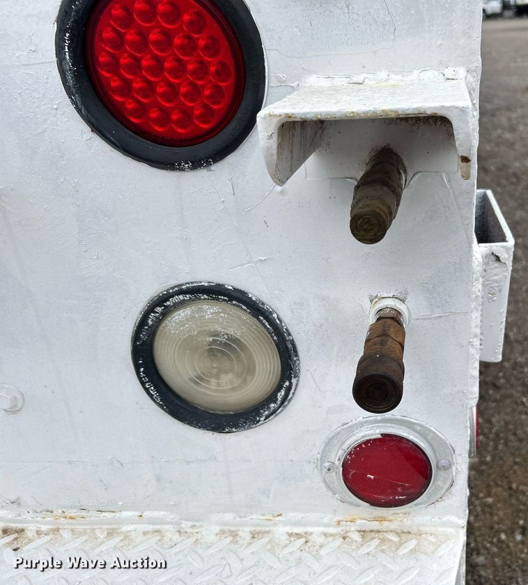 image for item OM9199 1998 GMC C8500 digger derrick truck