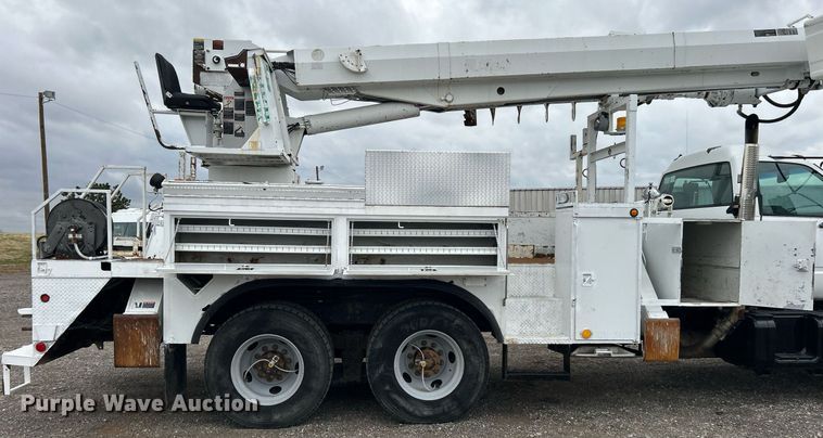 image for item OM9199 1998 GMC C8500 digger derrick truck