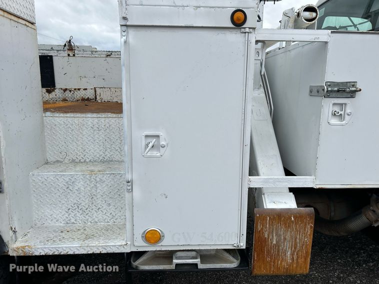 image for item OM9199 1998 GMC C8500 digger derrick truck