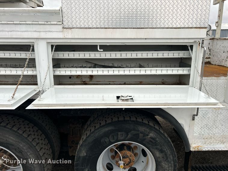 image for item OM9199 1998 GMC C8500 digger derrick truck