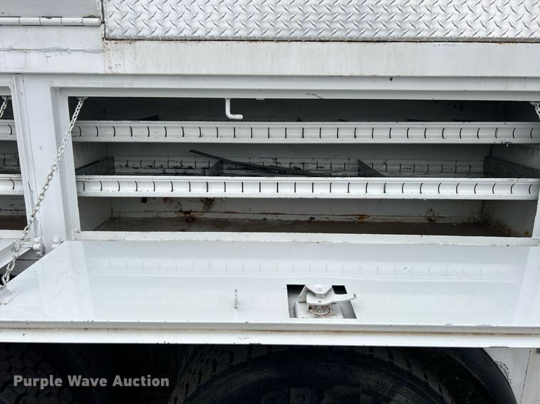 image for item OM9199 1998 GMC C8500 digger derrick truck