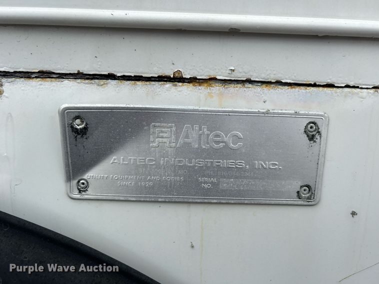 image for item OM9199 1998 GMC C8500 digger derrick truck