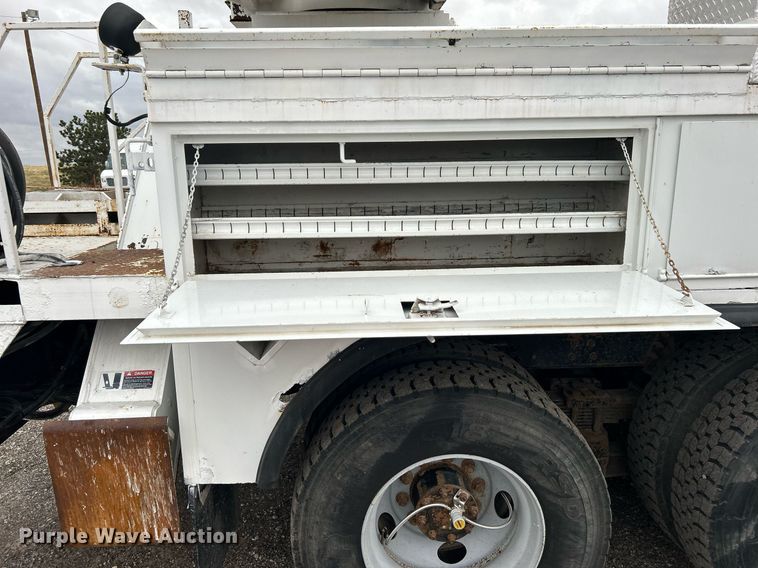 image for item OM9199 1998 GMC C8500 digger derrick truck