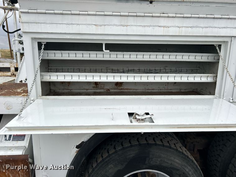 image for item OM9199 1998 GMC C8500 digger derrick truck