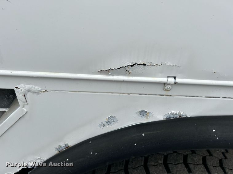 image for item OM9199 1998 GMC C8500 digger derrick truck