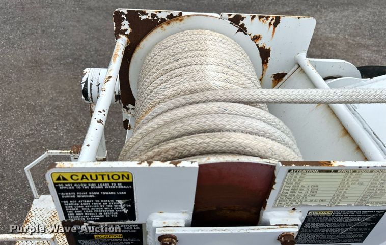 image for item OM9199 1998 GMC C8500 digger derrick truck