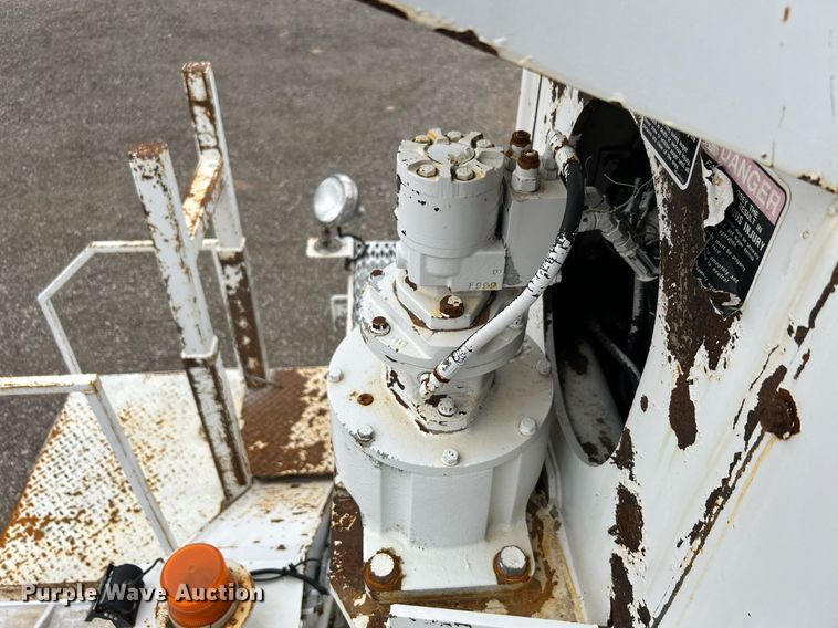 image for item OM9199 1998 GMC C8500 digger derrick truck