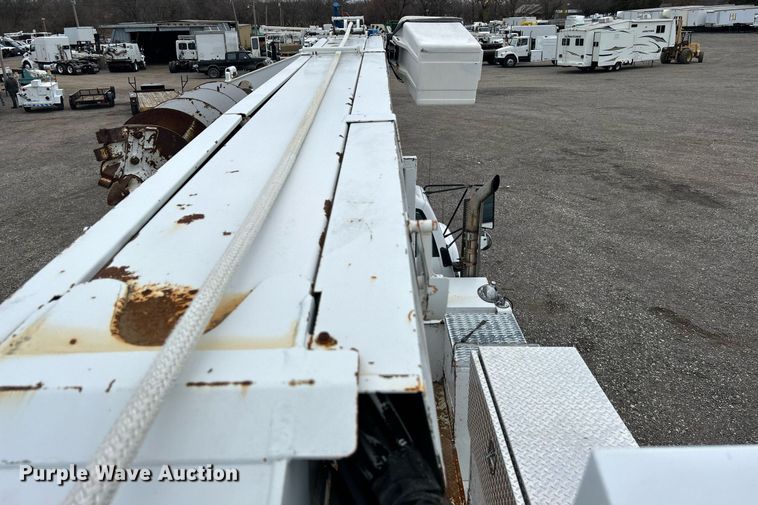 image for item OM9199 1998 GMC C8500 digger derrick truck