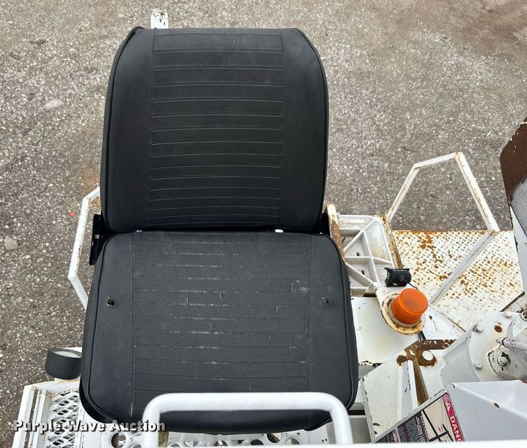 image for item OM9199 1998 GMC C8500 digger derrick truck