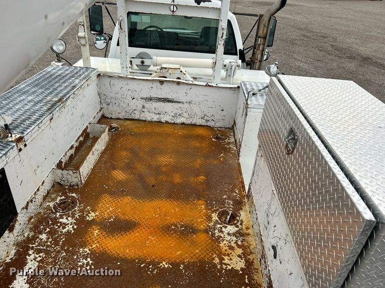 image for item OM9199 1998 GMC C8500 digger derrick truck