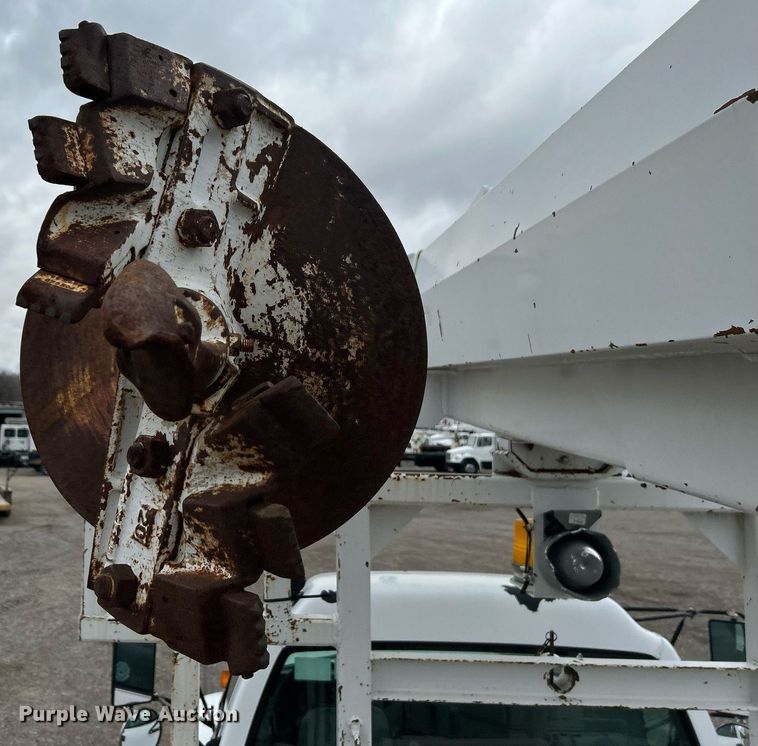 image for item OM9199 1998 GMC C8500 digger derrick truck