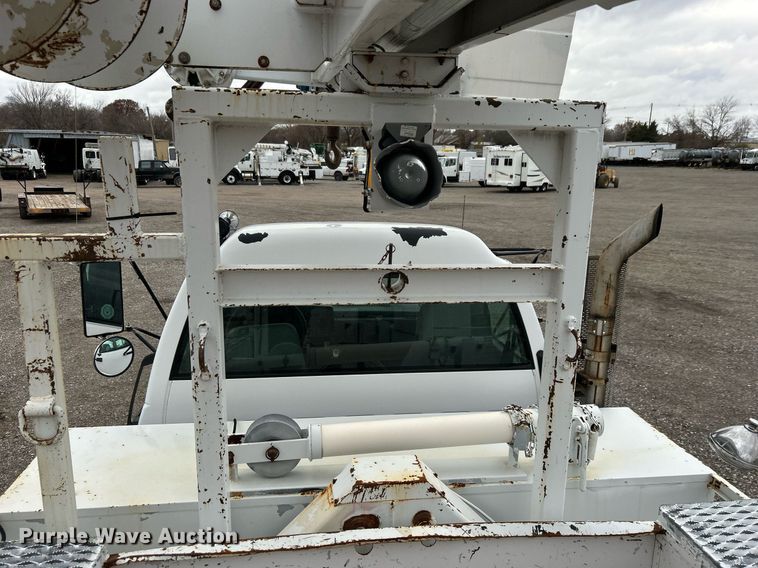 image for item OM9199 1998 GMC C8500 digger derrick truck