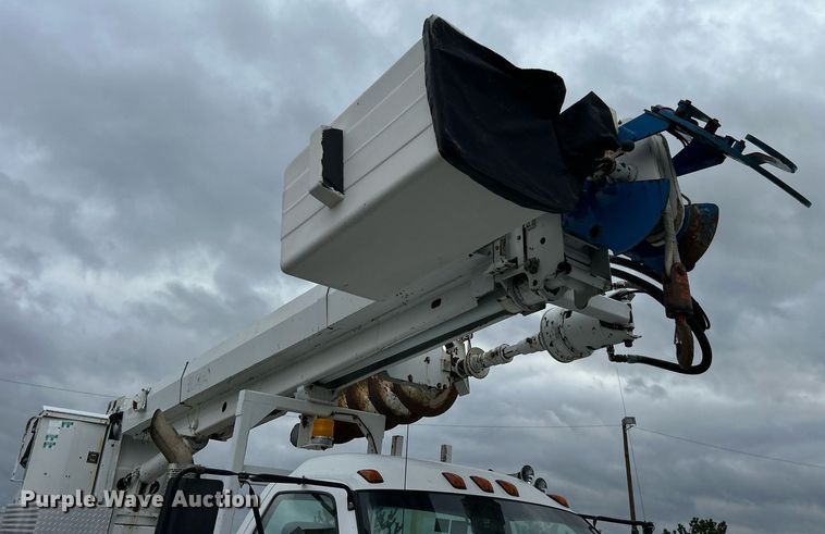 image for item OM9199 1998 GMC C8500 digger derrick truck