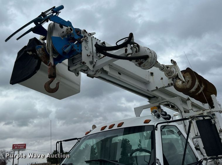 image for item OM9199 1998 GMC C8500 digger derrick truck