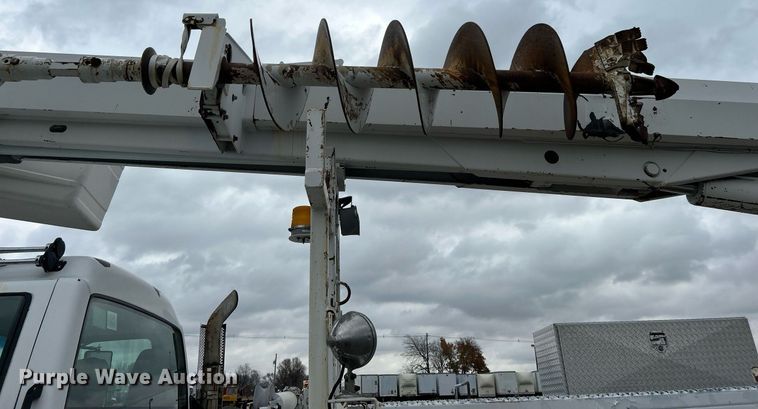 image for item OM9199 1998 GMC C8500 digger derrick truck