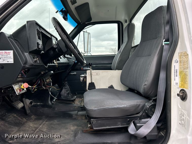 image for item OM9199 1998 GMC C8500 digger derrick truck