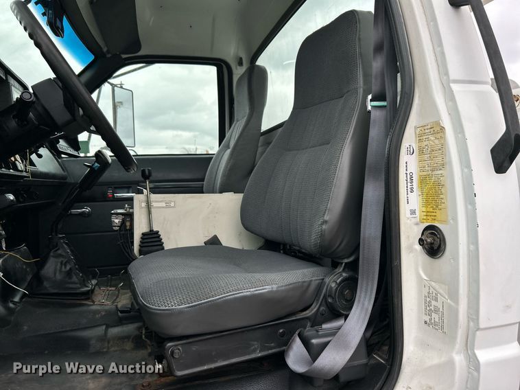 image for item OM9199 1998 GMC C8500 digger derrick truck