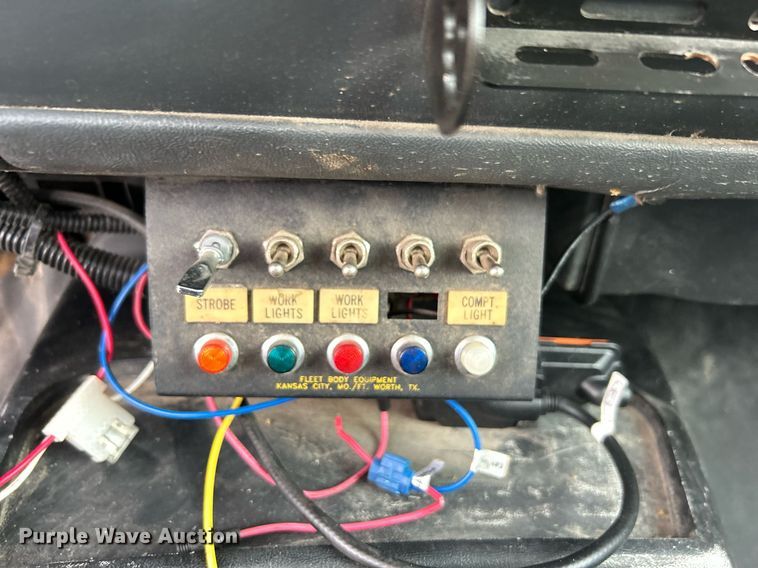 image for item OM9199 1998 GMC C8500 digger derrick truck