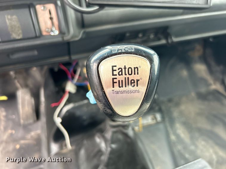 image for item OM9199 1998 GMC C8500 digger derrick truck