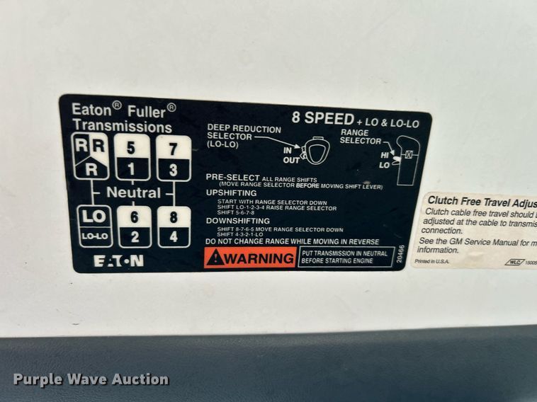 image for item OM9199 1998 GMC C8500 digger derrick truck