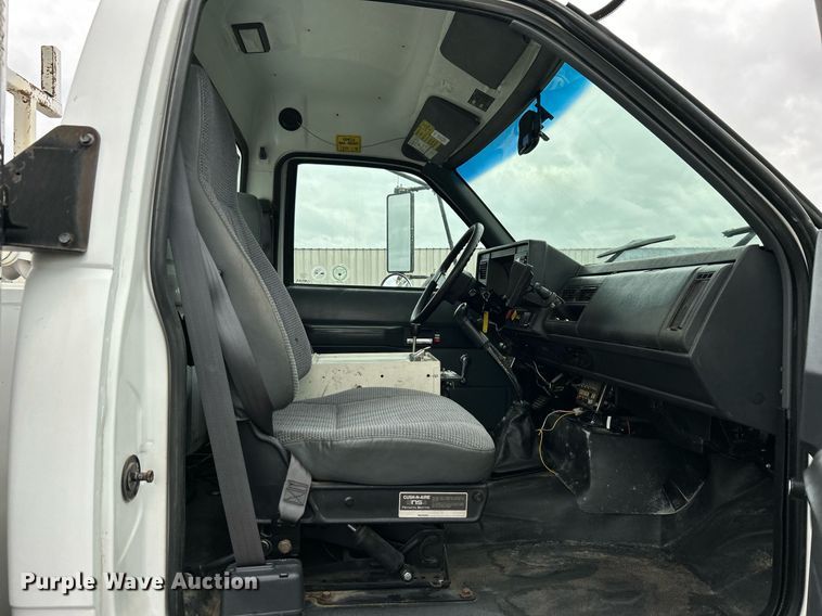 image for item OM9199 1998 GMC C8500 digger derrick truck