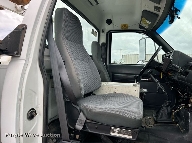 image for item OM9199 1998 GMC C8500 digger derrick truck