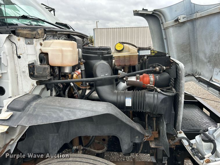 image for item OM9199 1998 GMC C8500 digger derrick truck