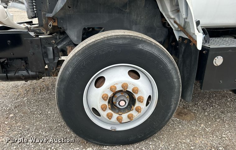 image for item OM9199 1998 GMC C8500 digger derrick truck