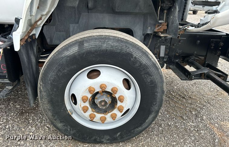 image for item OM9199 1998 GMC C8500 digger derrick truck