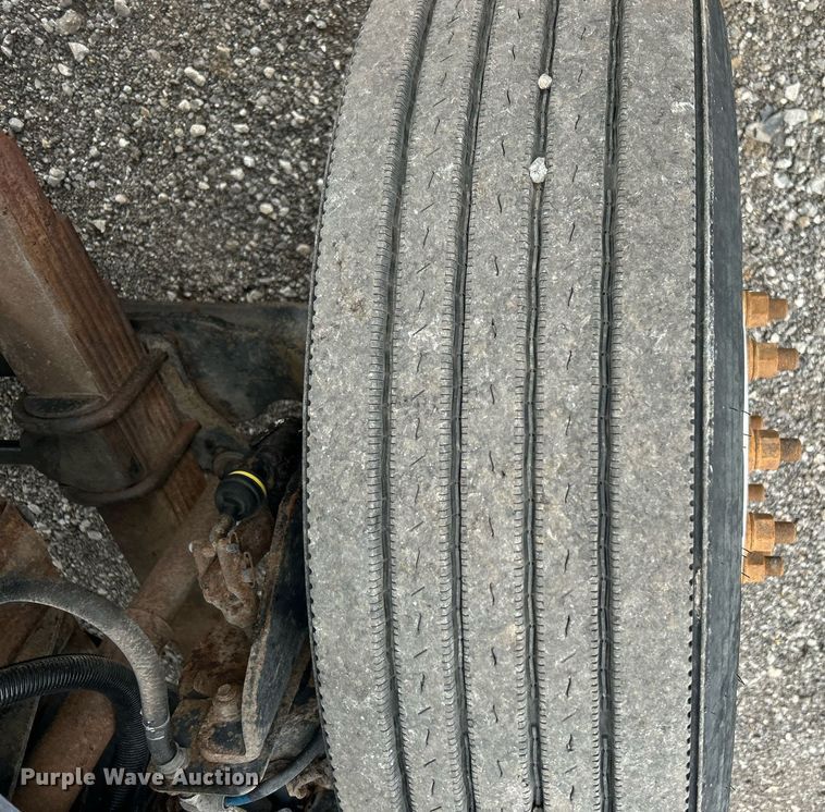 image for item OM9199 1998 GMC C8500 digger derrick truck