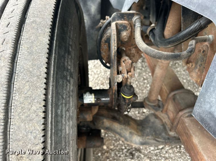 image for item OM9199 1998 GMC C8500 digger derrick truck