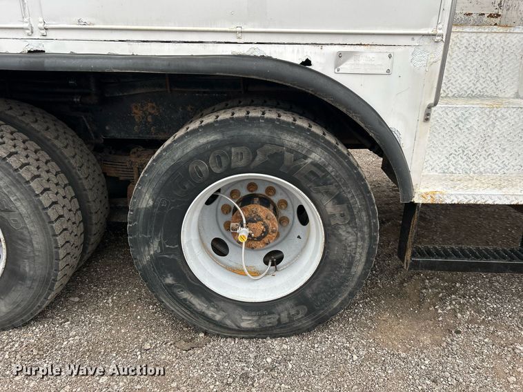 image for item OM9199 1998 GMC C8500 digger derrick truck