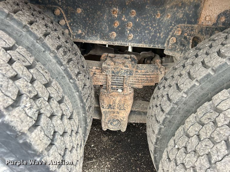 image for item OM9199 1998 GMC C8500 digger derrick truck