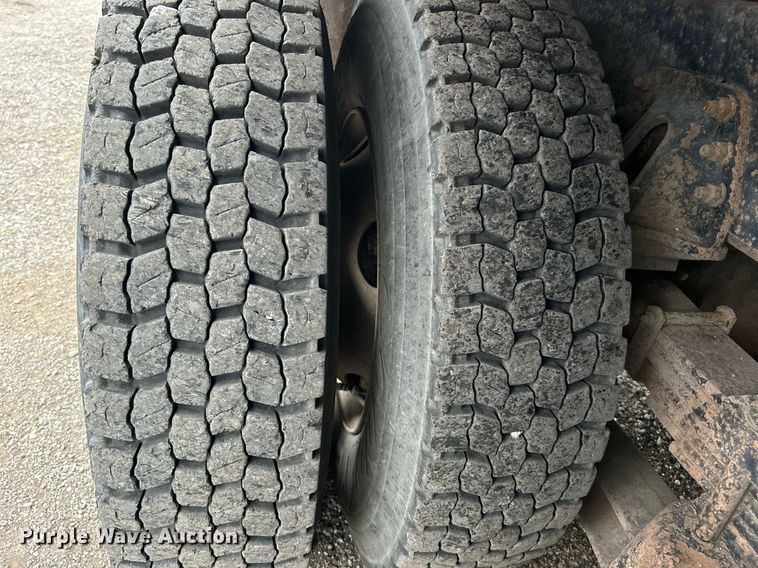 image for item OM9199 1998 GMC C8500 digger derrick truck