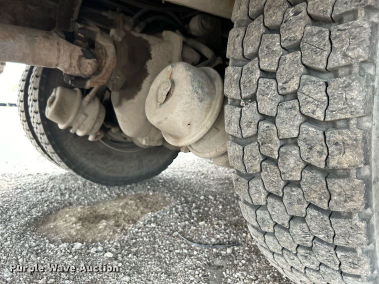 image for item OM9199 1998 GMC C8500 digger derrick truck