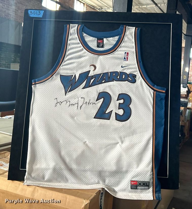 image for item DN0626 Michael Jordan memorabilia