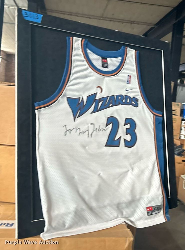 image for item DN0626 Michael Jordan memorabilia