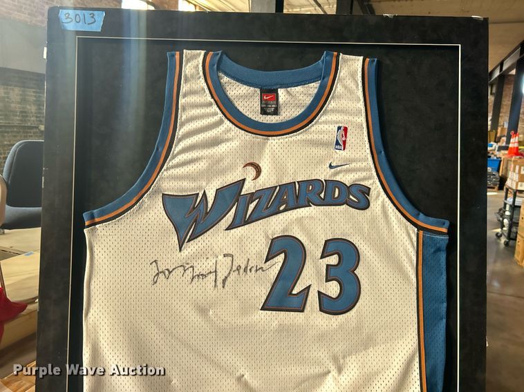 image for item DN0626 Michael Jordan memorabilia