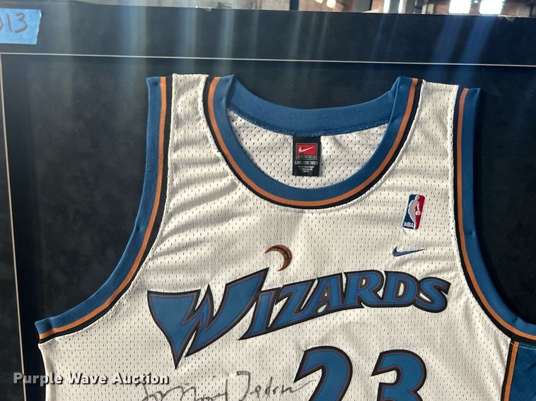 image for item DN0626 Michael Jordan memorabilia